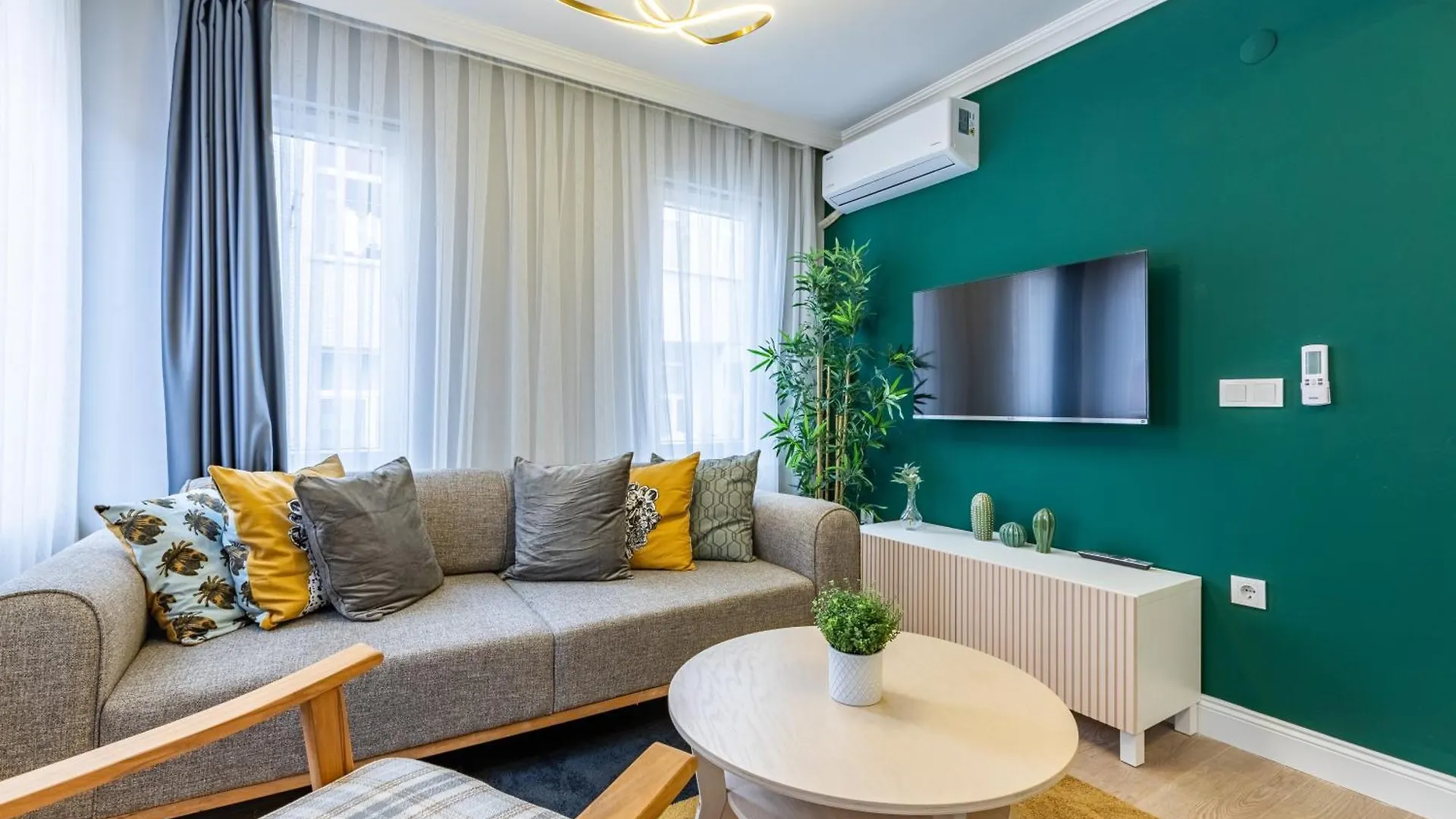 Balat Apartments-Orange And Blue Стамбул
