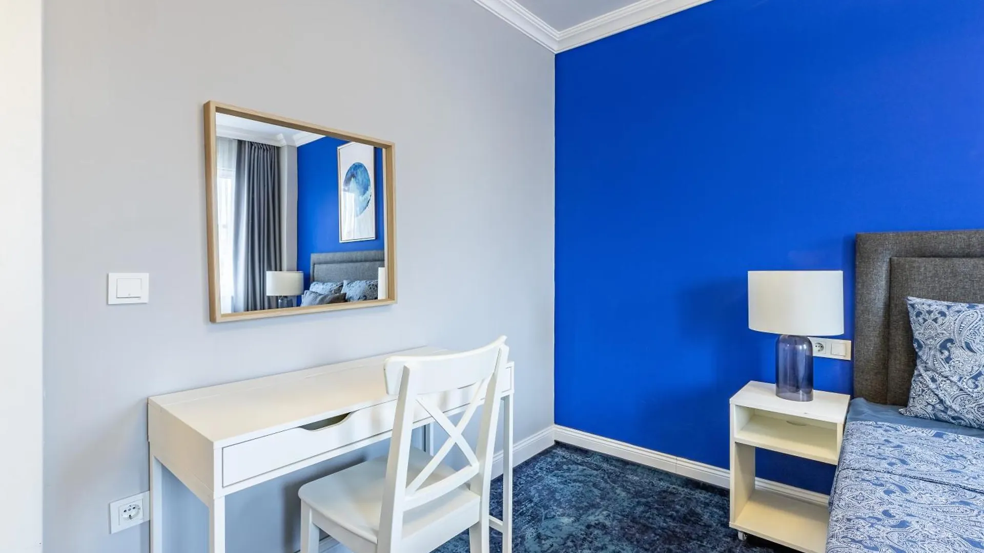Balat Apartments-Orange And Blue Стамбул