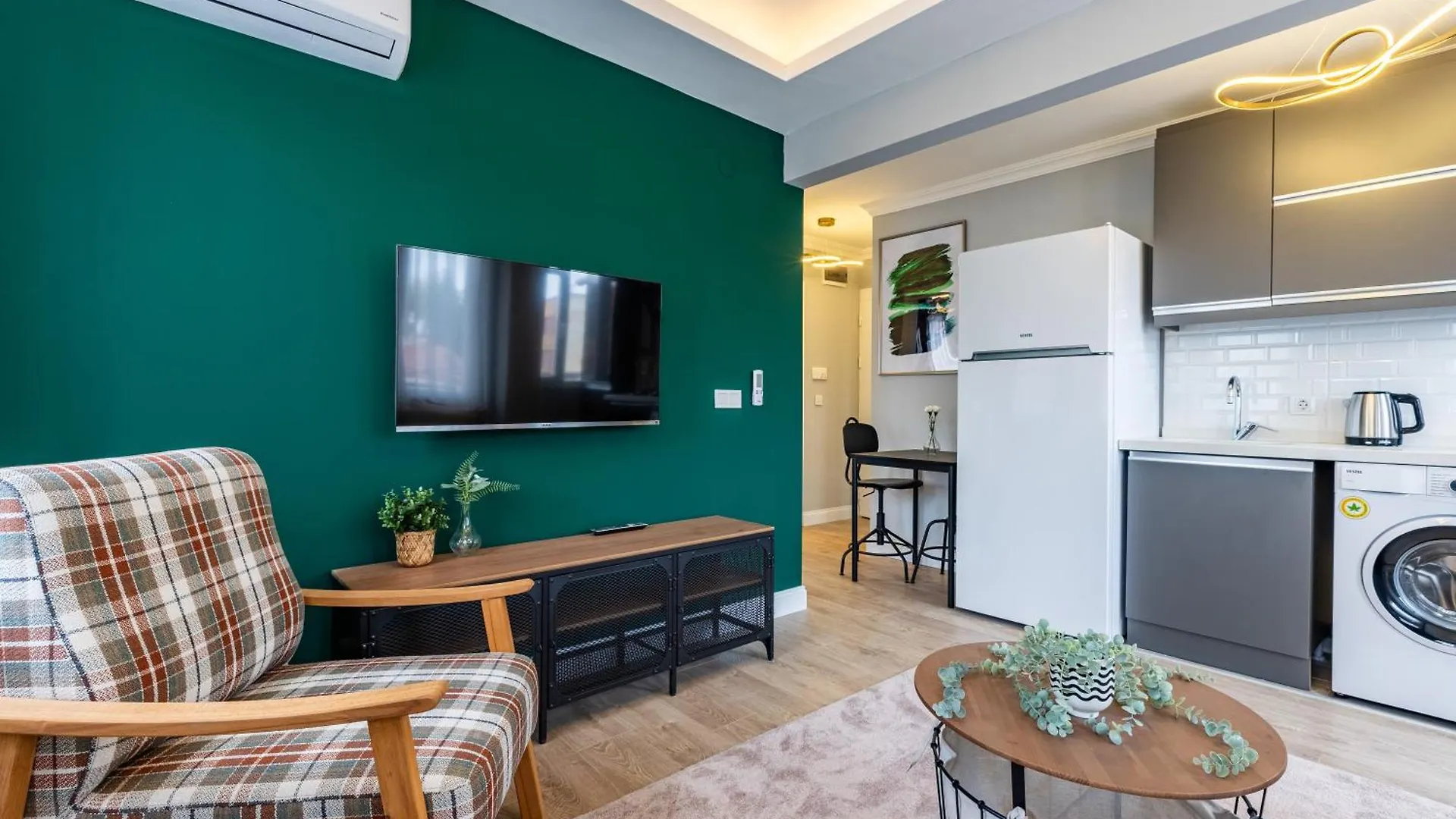 Апартаменты Balat Apartments-Orange And Blue Стамбул