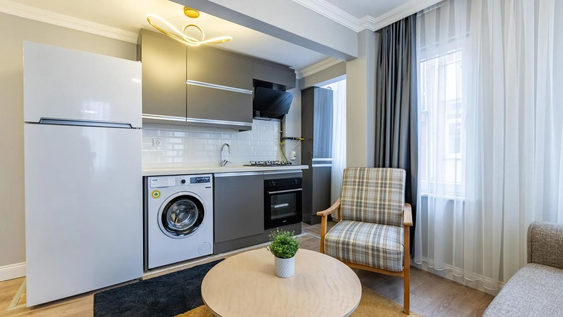 Апартаменты Balat Apartments-Orange And Blue Стамбул